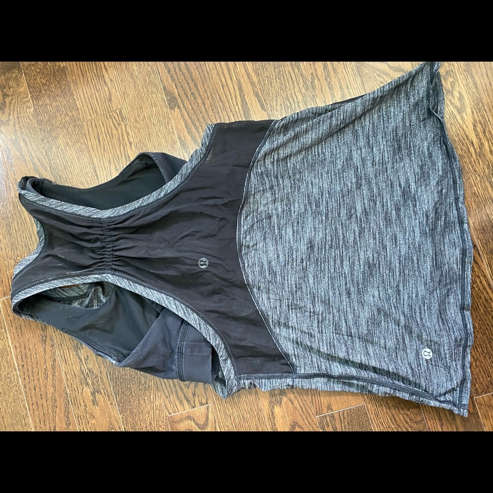 Lululemon work the circuit tank size 4